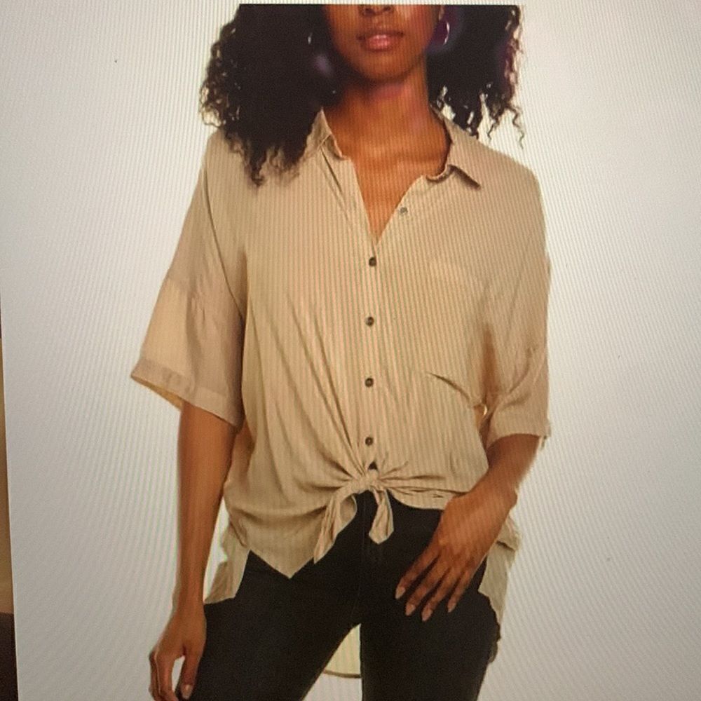 SPLENDID WOMENS TIE-FRONT BUTTON-DOWN SHIRT